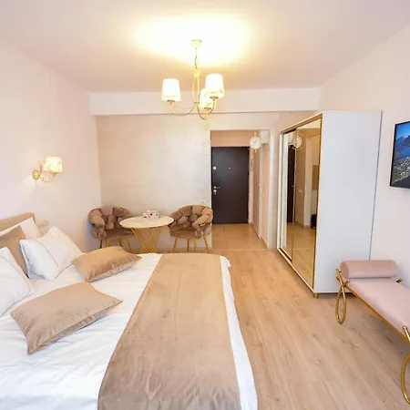 One By One - By Grand Apartament