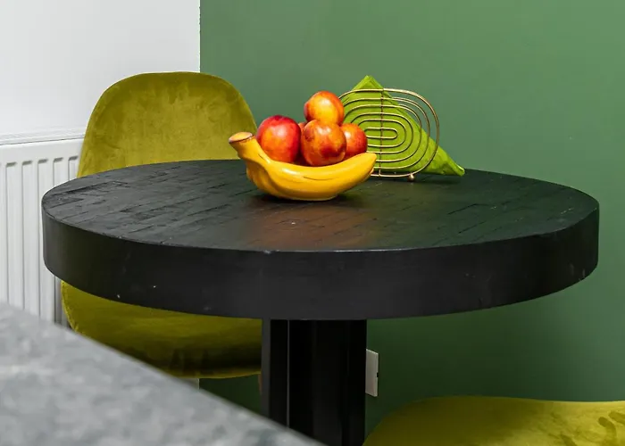 One By One - By Grand Διαμέρισμα *