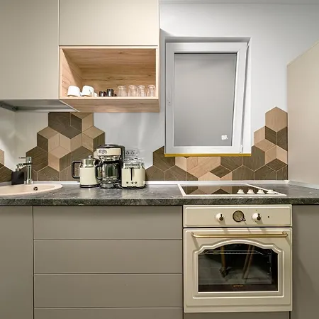 One By One - By Grand 부쿠레슈티