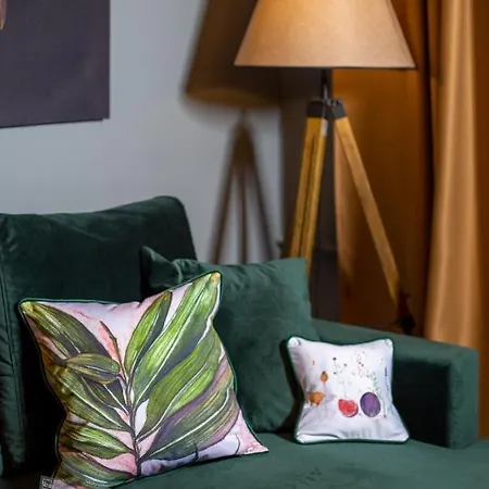 One By One - By Grand 布加勒斯特