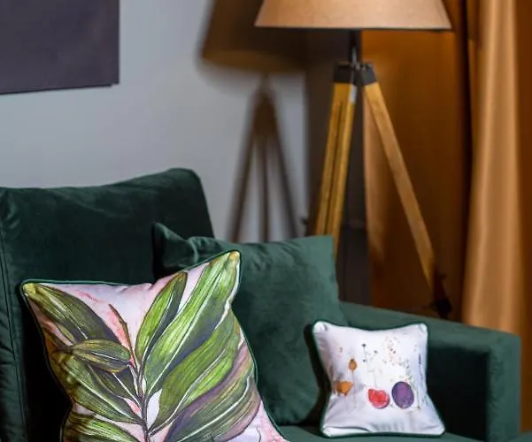 One By One - By Grand Bukarest