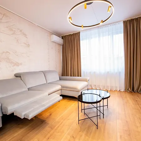 One By One - By Grand 公寓