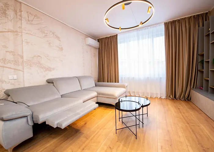 One By One - By Grand 公寓