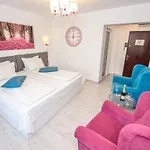 One By One By Grand Apartamento