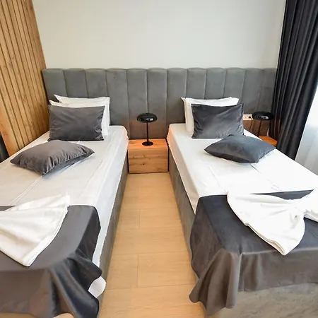 One By One - By Grand Apartment