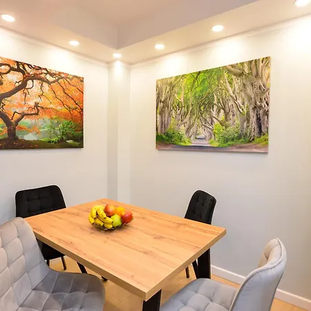 Apartment One By One - By Grand *